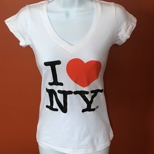 NWT Women’s Cut I Heart NY V-neck official! I❤️NY